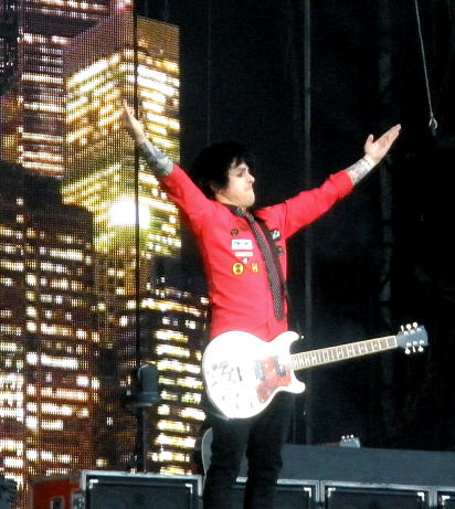 Billie Joe of Green Days take his applause (Joe Donnelly)