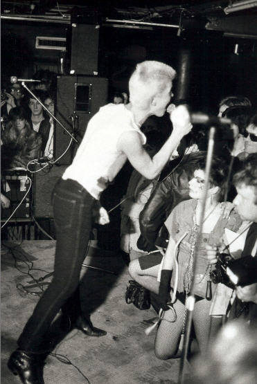 Billy Idol of Generation X whips up a frenzy (DC Collection)